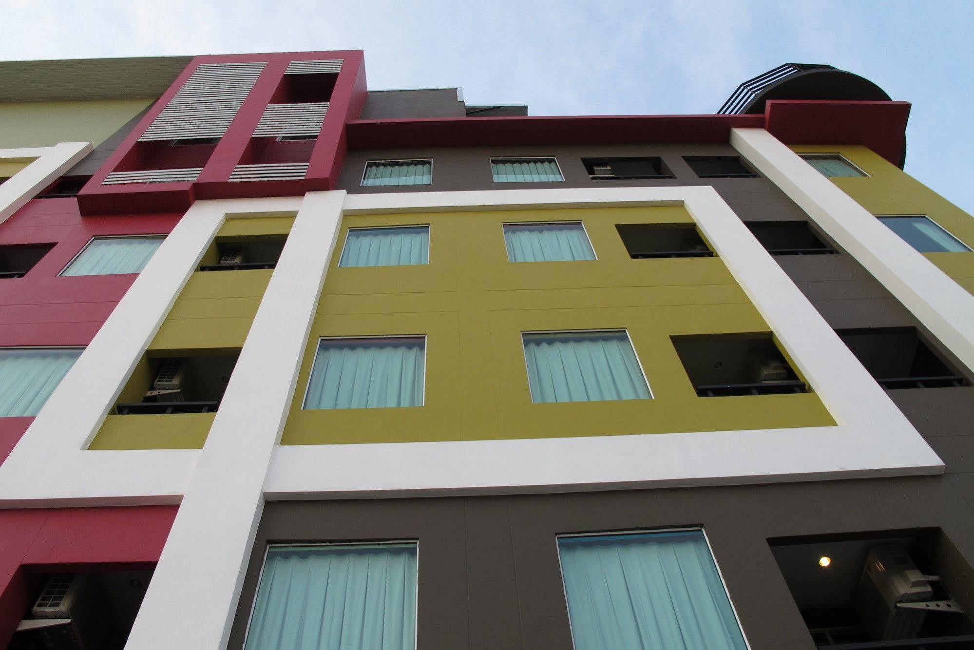 Trendy Hotel Nakhon Pathom Exterior photo
